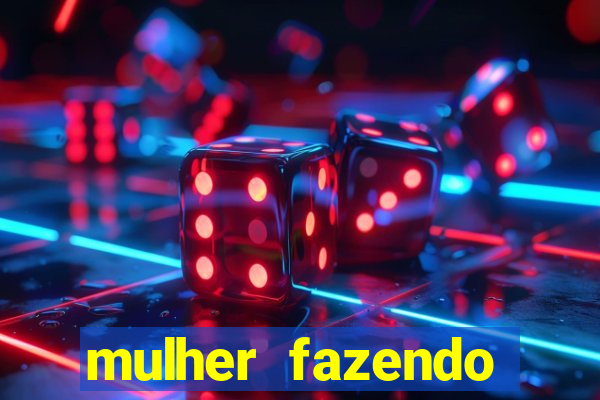 mulher fazendo strip tease